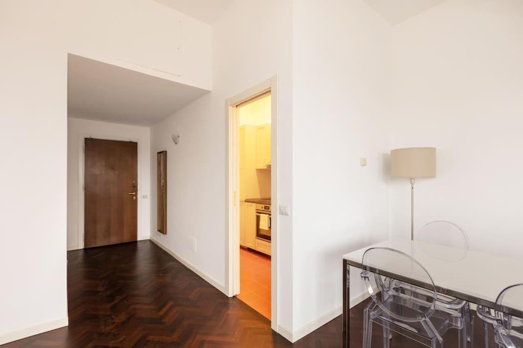 شقة Elegante Bilocale Porta Genova - Mirable Pm ميلان المظهر الخارجي الصورة